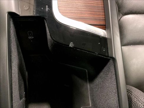 Certified 2023 Volvo XC60 B5 Plus w/ Climate Package AWD/4WD image 16