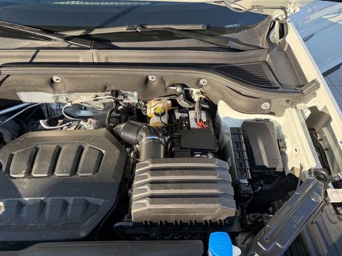 Used 2025 Volkswagen Atlas Cross Sport SE image 14