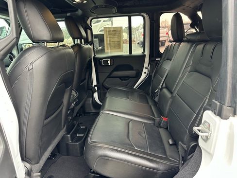 Used 2023 Jeep Wrangler Unlimited Sahara image 24