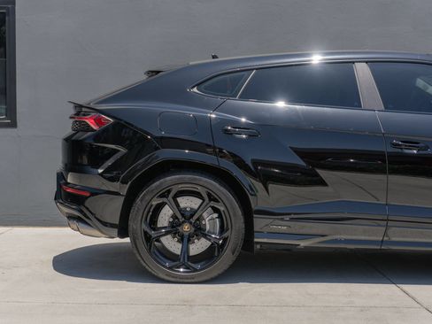Used 2026 Lamborghini Urus SE AWD/4WD image 34