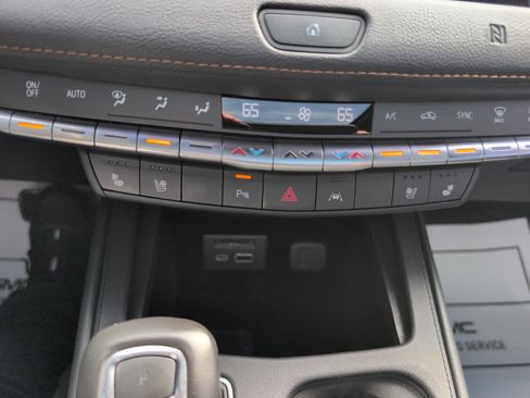 Used 2019 Cadillac XT4 Sport FWD image 29
