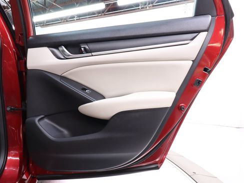 Used 2018 Honda Accord LX image 23