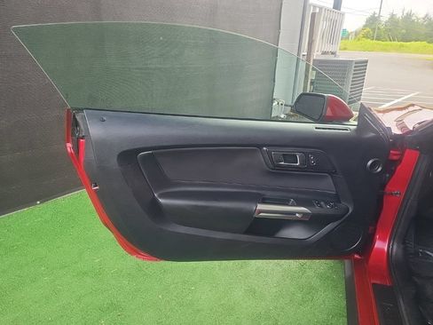 Used 2020 Ford Mustang Coupe RWD image 18