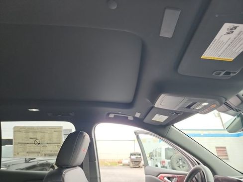 New 2026 Chevrolet Traverse Z71 w/ Driver Confidence Package image 17