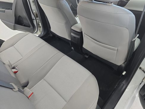 Used 2016 Toyota Corolla LE image 11
