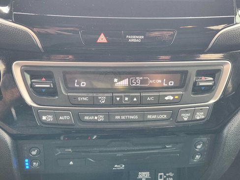 Used 2022 Honda Pilot Elite image 18