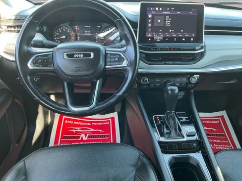 Used 2022 Jeep Compass Limited image 16