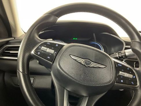 Used 2025 Genesis G70 2.5T RWD image 24