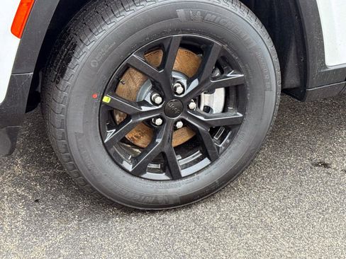 New 2026 Jeep Grand Cherokee L 4WD image 5