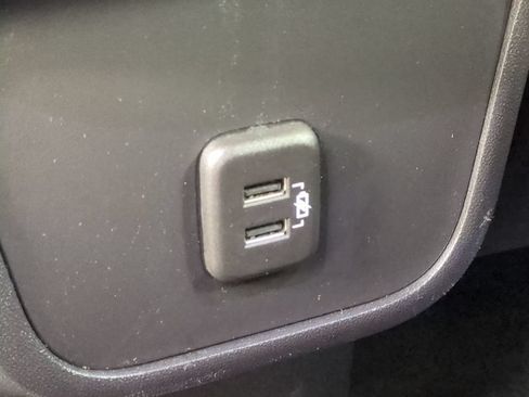 Used 2024 GMC Terrain SLE FWD image 16