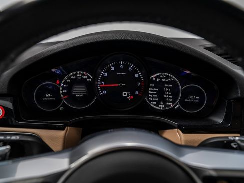 Used 2023 Porsche Cayenne Platinum Edition image 16