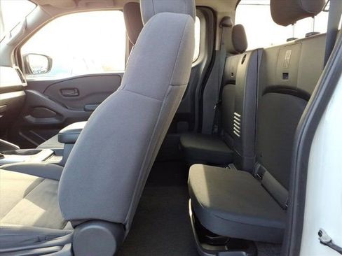 Used 2025 Nissan Frontier S AWD/4WD image 25