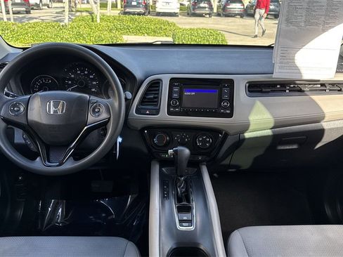 Used 2020 Honda HR-V LX image 15