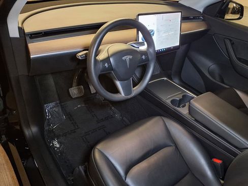 Used 2021 Tesla Model Y Long Range image 3