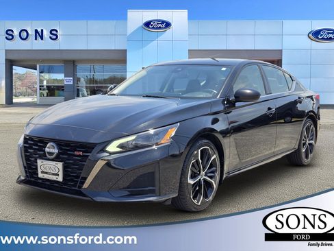 Used 2024 Nissan Altima 2.5 SR FWD image 1