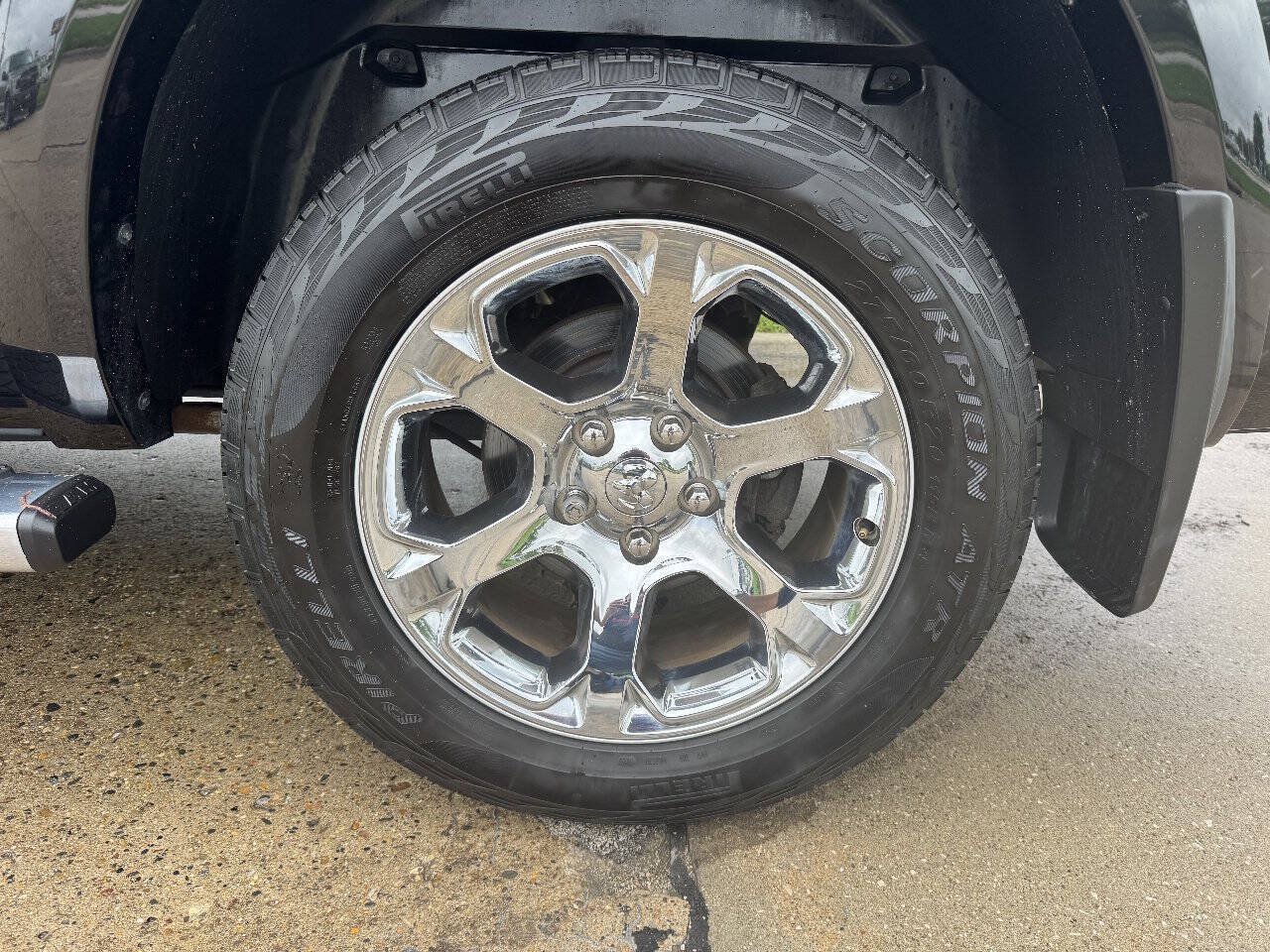 Used 2016 RAM 1500 Laramie w/ Convenience Group AWD/4WD image 9