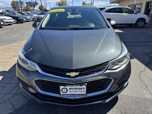 Used 2017 Chevrolet Cruze LT FWD image 7