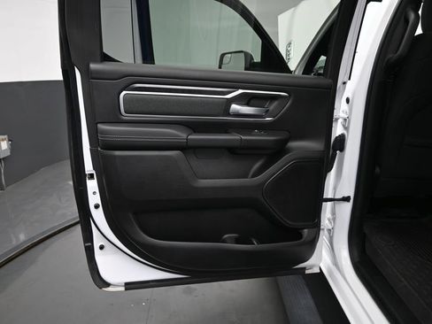 Used 2022 RAM 1500 Big Horn AWD/4WD image 14