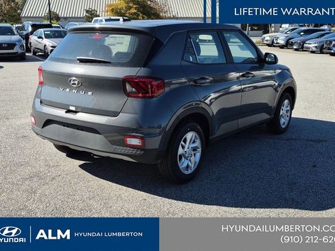 New 2026 Hyundai Venue SE FWD image 6