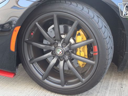 Used 2016 Alfa Romeo 4C Spider w/ Convenience Group - Spider image 36