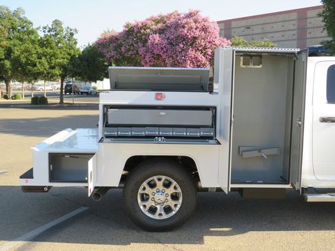 New 2022 RAM 3500 Tradesman w/ Chrome Appearance Group image 38