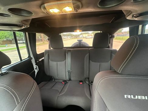 Used 2014 Jeep Wrangler Unlimited Rubicon w/ Connectivity Group AWD/4WD image 10