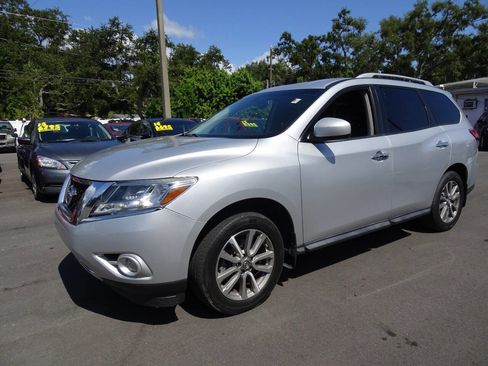 Used 2014 Nissan Pathfinder SV image 6
