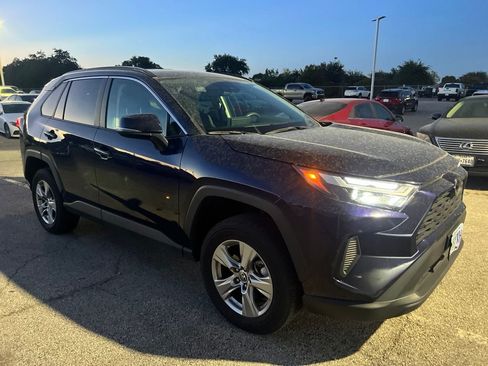 Used 2025 Toyota RAV4 XLE AWD/4WD image 3