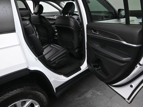 Used 2025 Chevrolet Trax ACTIV FWD image 20