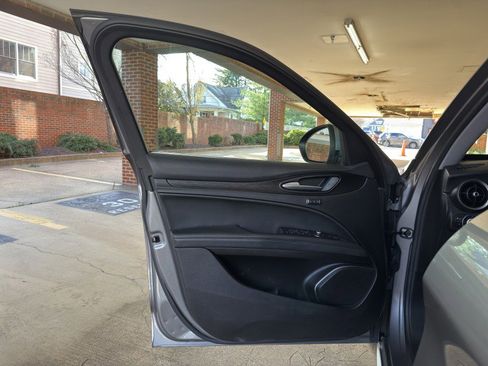 Used 2018 Alfa Romeo Stelvio AWD image 94