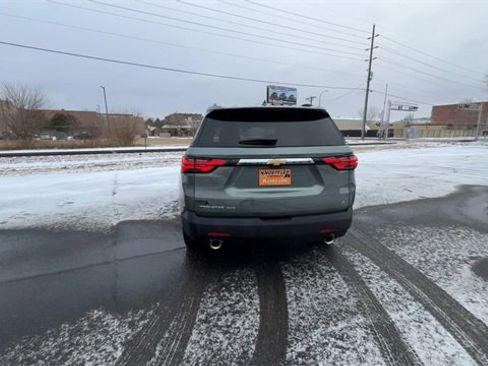 Used 2023 Chevrolet Traverse LT w/ LT Premium Package image 7