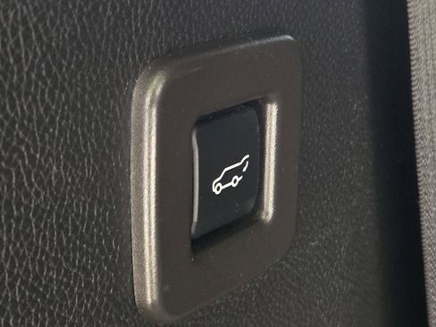 Used 2013 Ford Expedition Limited image 16