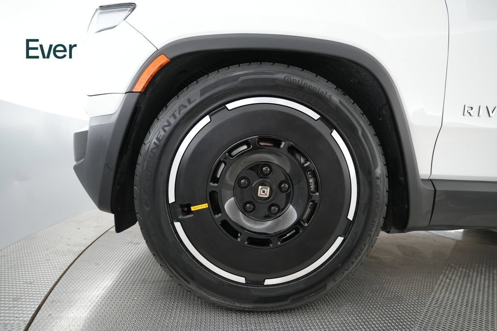 Used 2025 Rivian R1S Adventure Dual AWD/4WD image 9