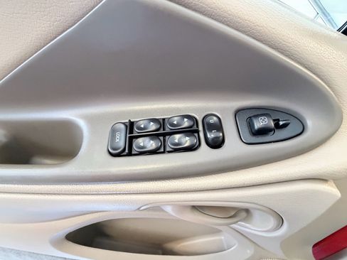 Used 2004 Ford Mustang Premium image 23