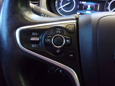 Used 2017 Buick Regal Premium w/ Driver Confidence Package #2 image 21