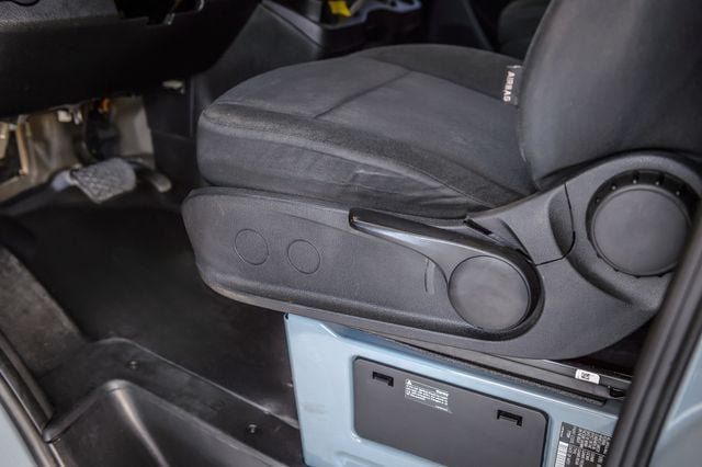 Used 2021 Mercedes-Benz Sprinter 2500 w/ Premium Package image 28