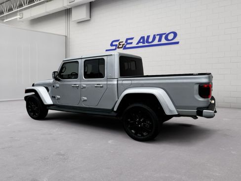 Used 2022 Jeep Gladiator High Altitude AWD/4WD image 3