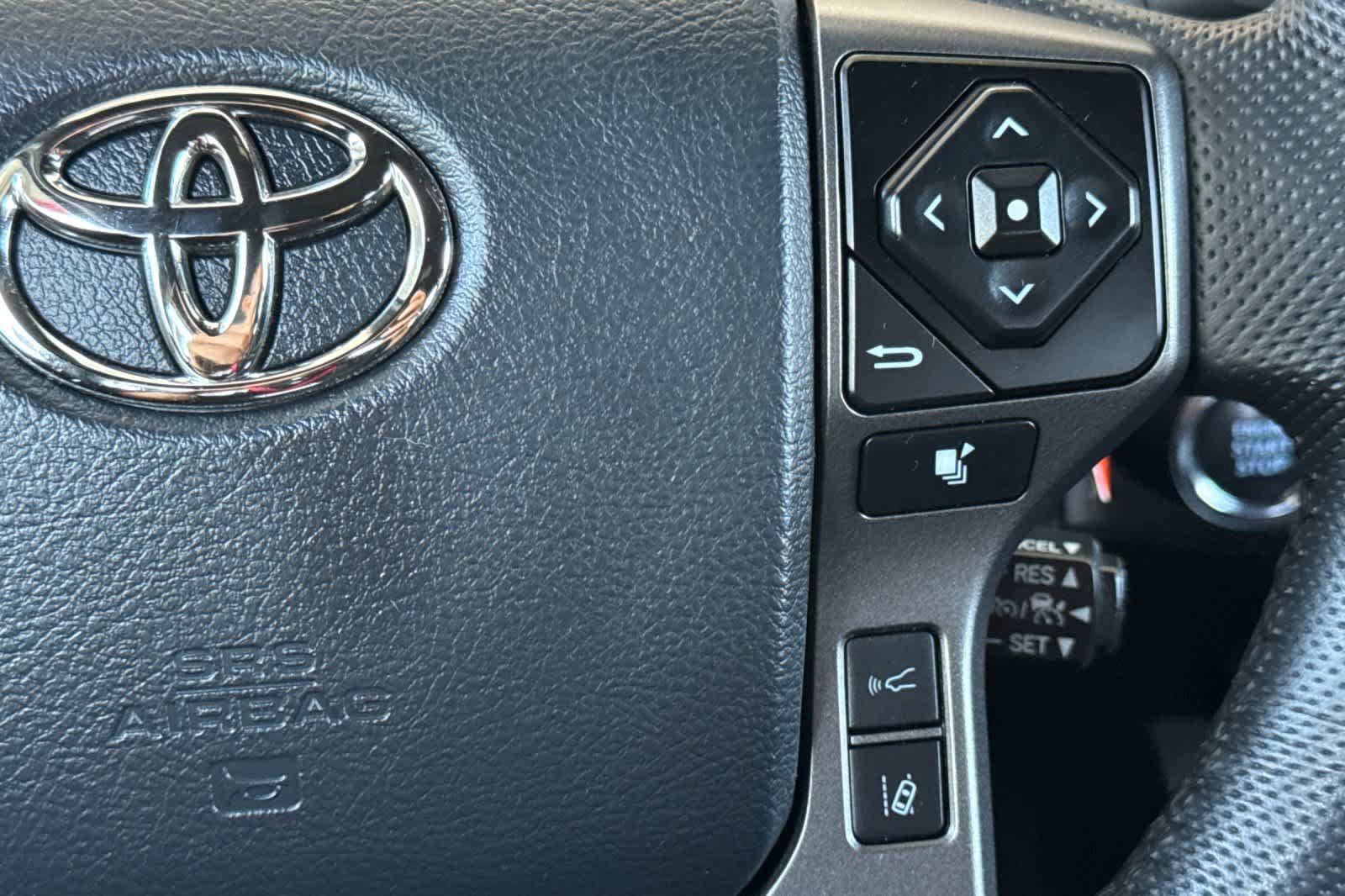 Certified 2023 Toyota Tacoma TRD Off-Road w/ Black Out Package (TMS) AWD/4WD image 25