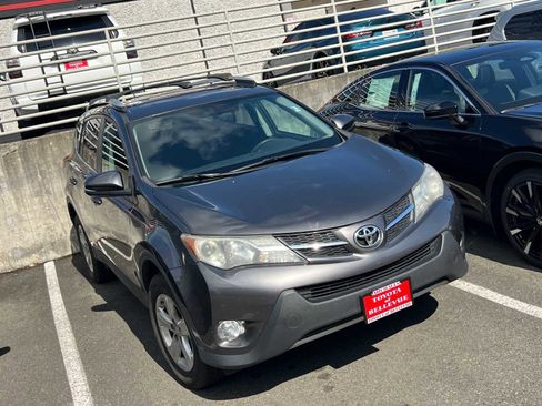 Used 2014 Toyota RAV4 XLE image 3