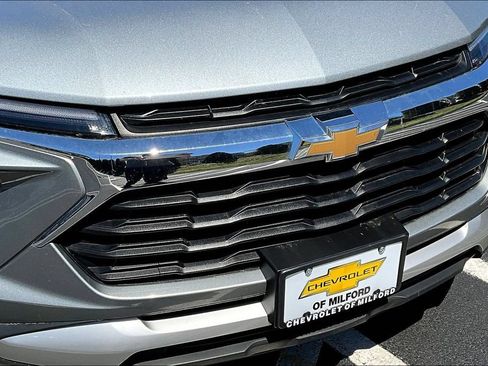 Used 2024 Chevrolet TrailBlazer LT FWD image 28