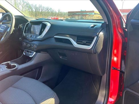 Used 2023 GMC Terrain SLE w/ Driver Convenience Package image 13