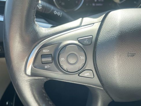 Used 2020 Buick Enclave Essence FWD image 10