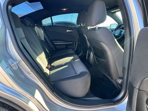 Used 2018 Dodge Charger SXT image 11