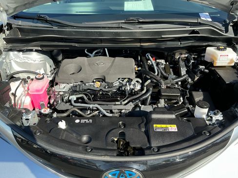 Used 2023 Toyota Sienna Limited image 21