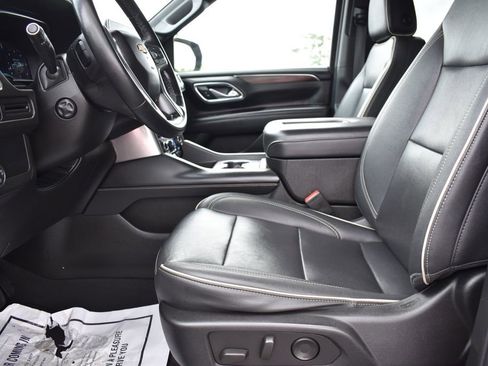 Used 2023 Chevrolet Suburban Premier AWD/4WD image 5