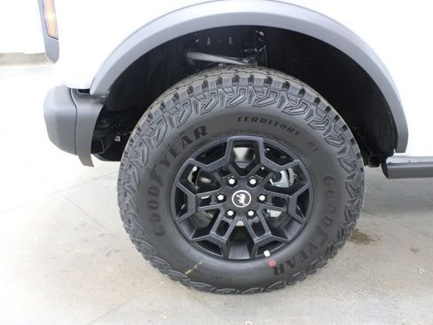 New 2026 Ford Bronco Badlands AWD/4WD image 32