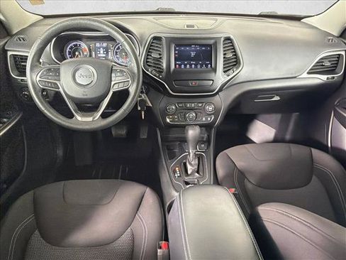 Used 2019 Jeep Cherokee Latitude w/ Popular Appearance Group FWD image 22