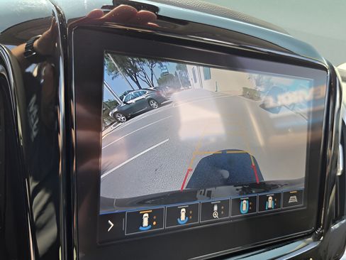 Certified 2020 Chevrolet Traverse LT w/ LT Premium Package FWD image 19