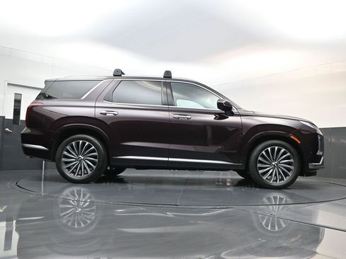 Used 2024 Hyundai Palisade Calligraphy image 16