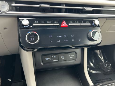 New 2026 Hyundai Tucson Blue SE image 36